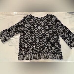 GAP Black and White Crew Neck Sweater with Geometric Pattern